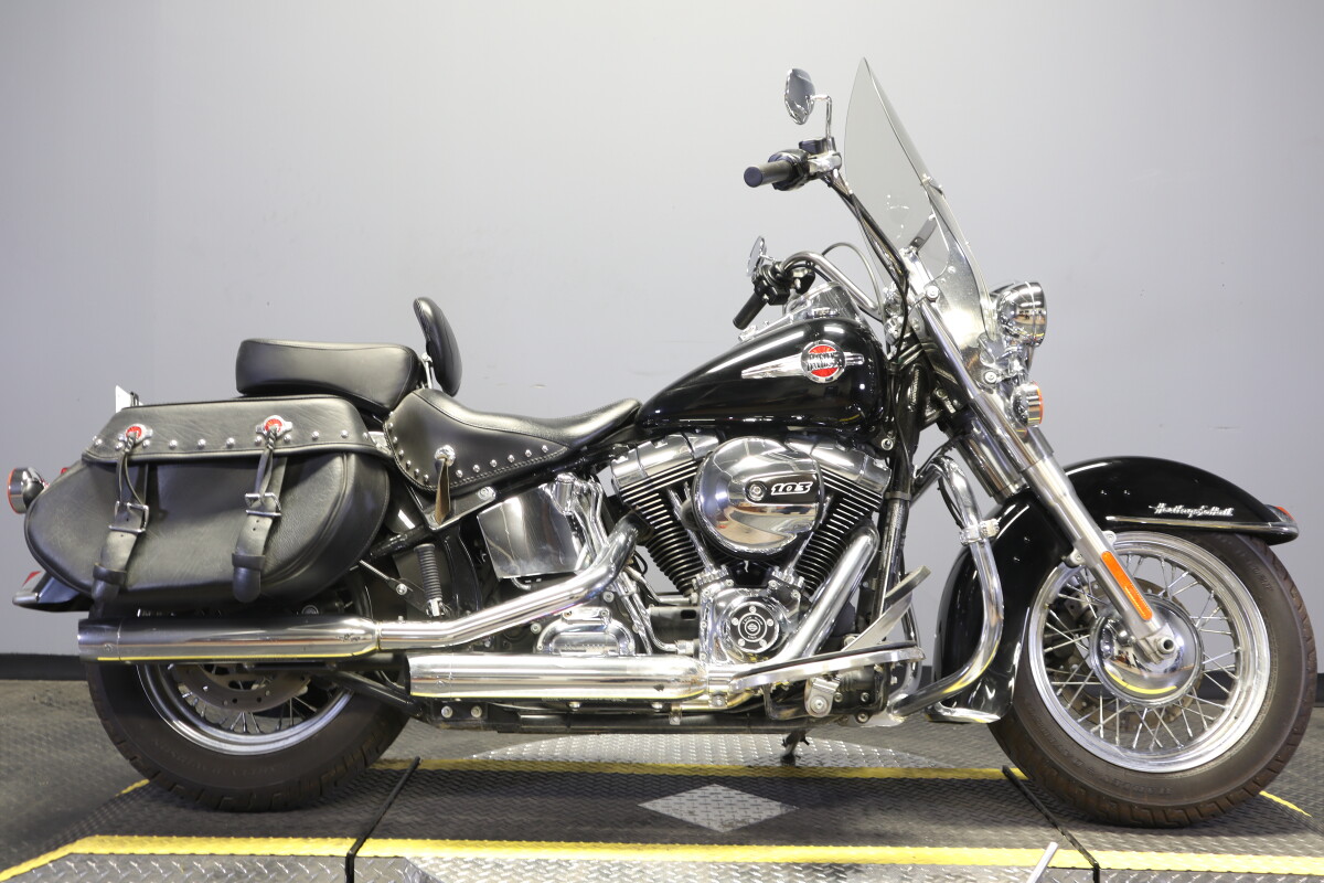 2013 Harley-Davidson® Heritage Softail® Classic FLSTC | Summit