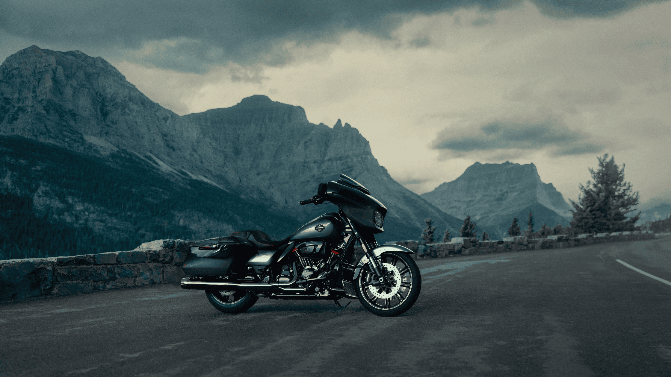 2025 Harley-Davidson® CVO™ Street Glide® near Covington GA with bold custom paint, advanced infotainment, and luxury touring feel.