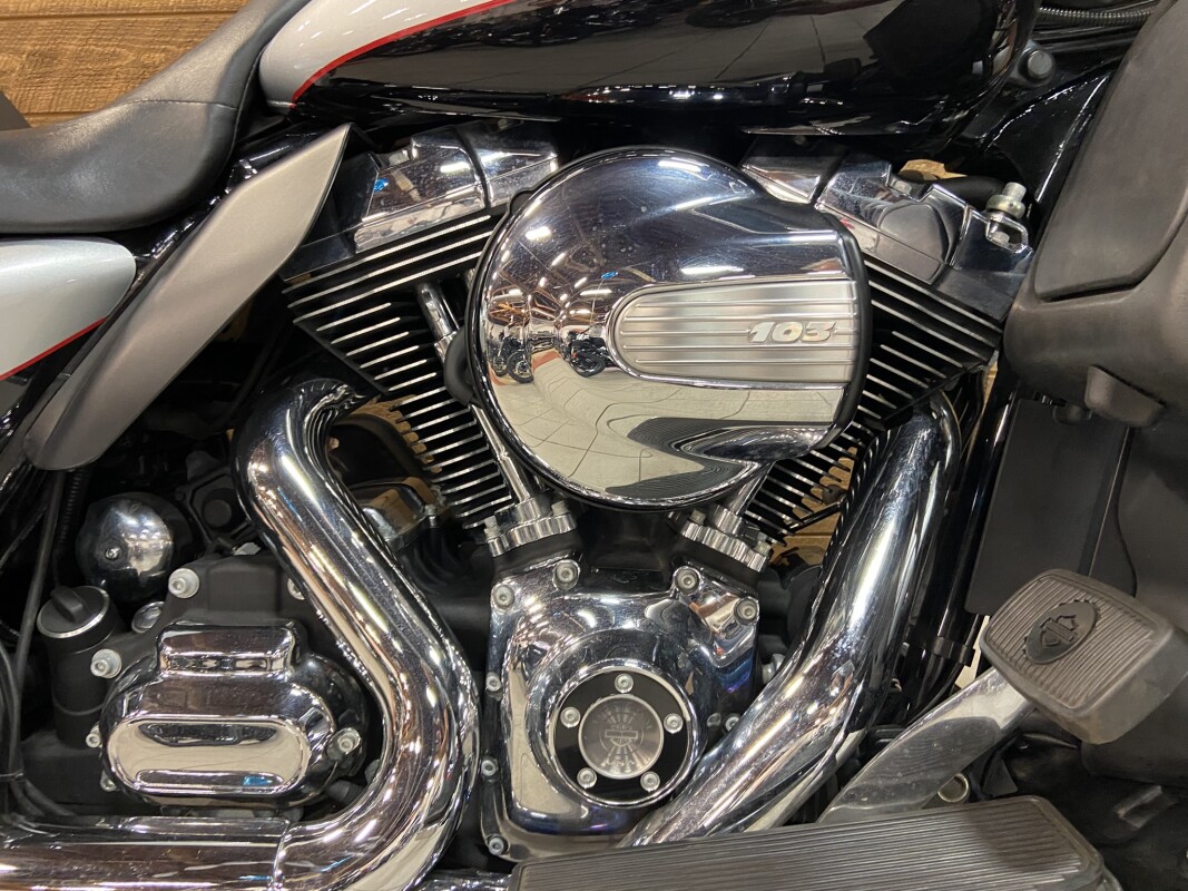 2015 Harley-Davidson Ultra Limited Low Two-Tone Brilliant Silver Pearl/Vivid Black FLHTKL - Photo 3
