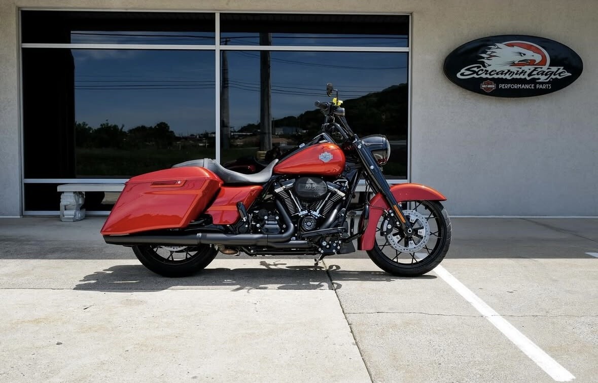 2025 Harley-Davidson Road King Special FLHRXS Whiskey Fire - Black Finish