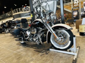  2011 Softail® Deluxe thumb 3