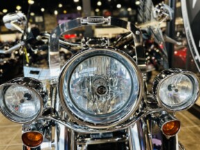  2011 Softail® Deluxe thumb 2