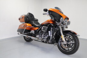 2014 Harley-Davidson® Electra Glide® Ultra Limited Black/Orange thumb 2