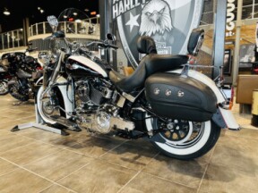  2011 Softail® Deluxe thumb 1