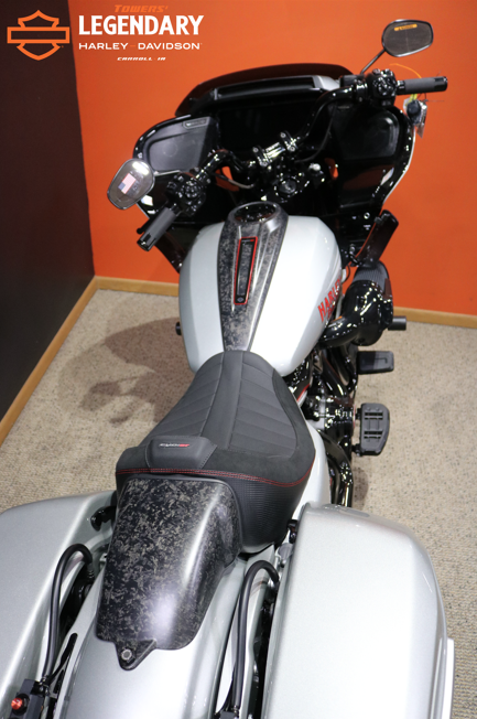 FLTRXSTSE 2025 CVO Road Glide ST - Photo 8