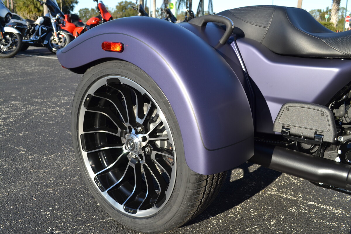 2025 Harley-Davidson Road Glide 3 Purple Abyss Denim - FLTRT - Photo 5