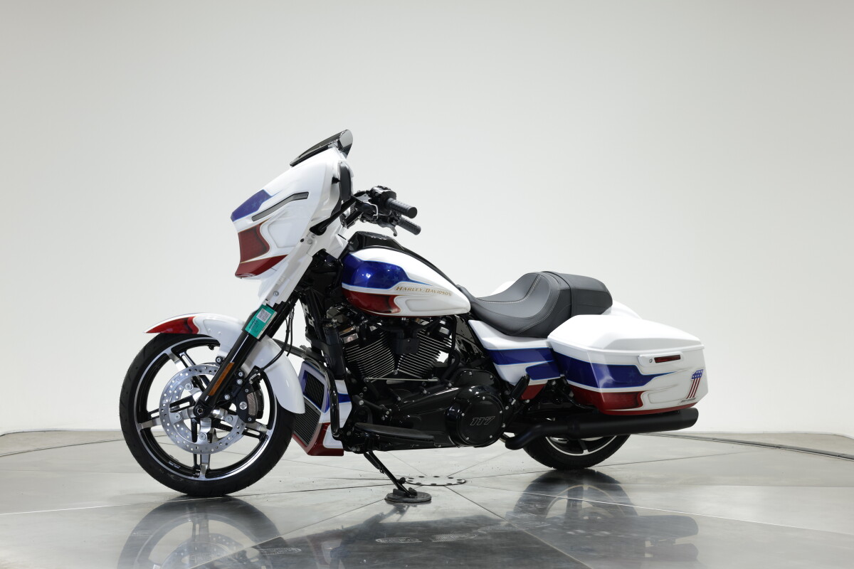 2025 Harley-Davidson FLHX Street Glide in ROCKET POP - Photo 8