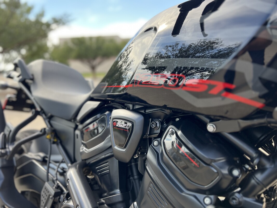 2025 Harley-Davidson Pan America 1250 ST Vivid Black - Photo 9