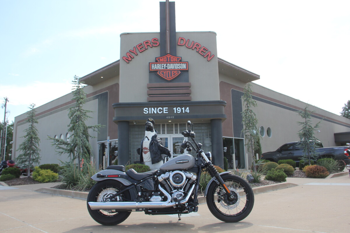 2025 Harley-Davidson Street Bob Billiard Grey w/Laced Wheels