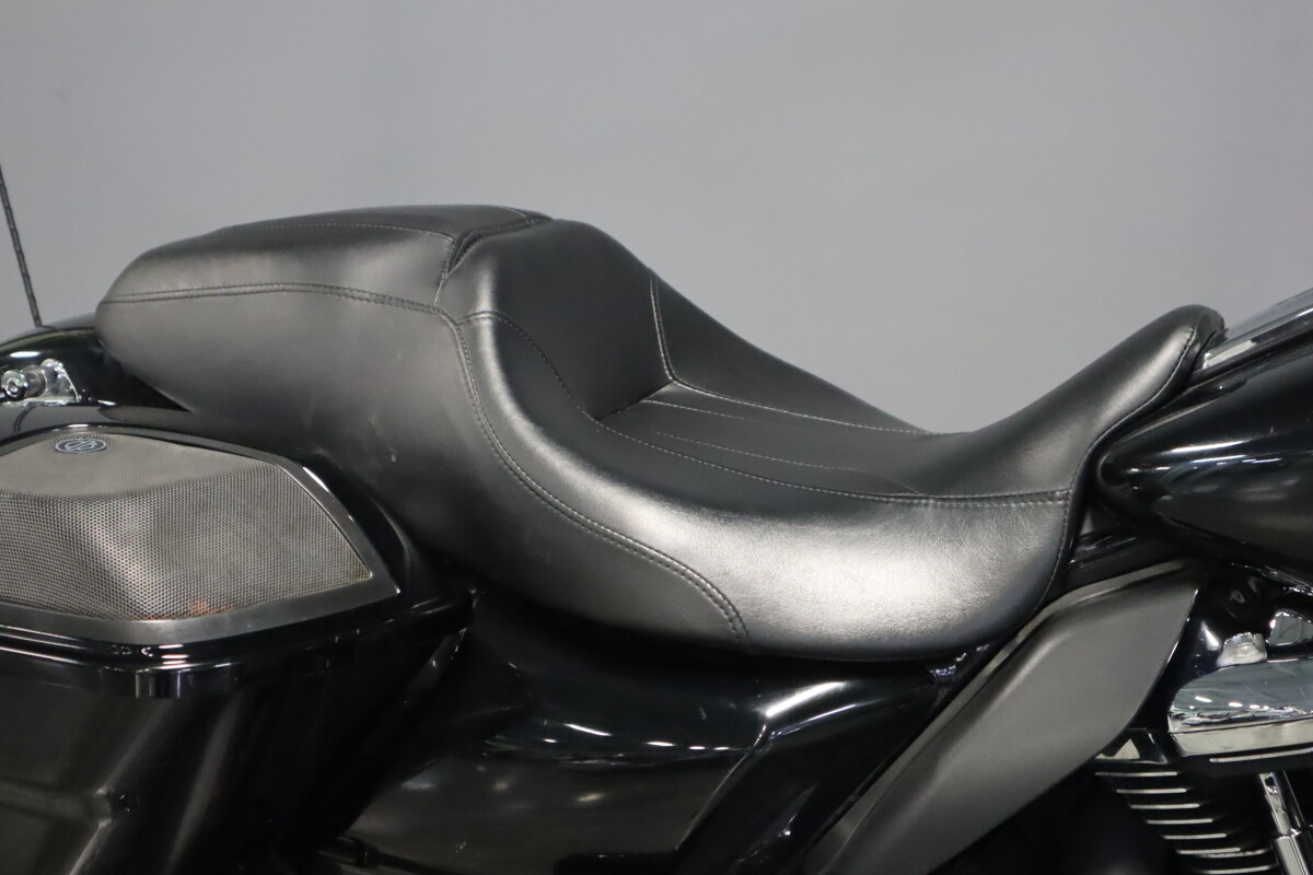 2017 Harley-Davidson Road Glide Special FLTRXS - Photo 10
