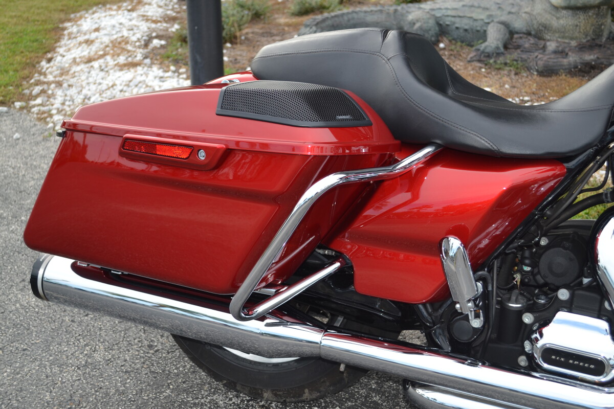 2018 Harley-Davidson Street Glide Wicked Red - FLHX - Photo 6
