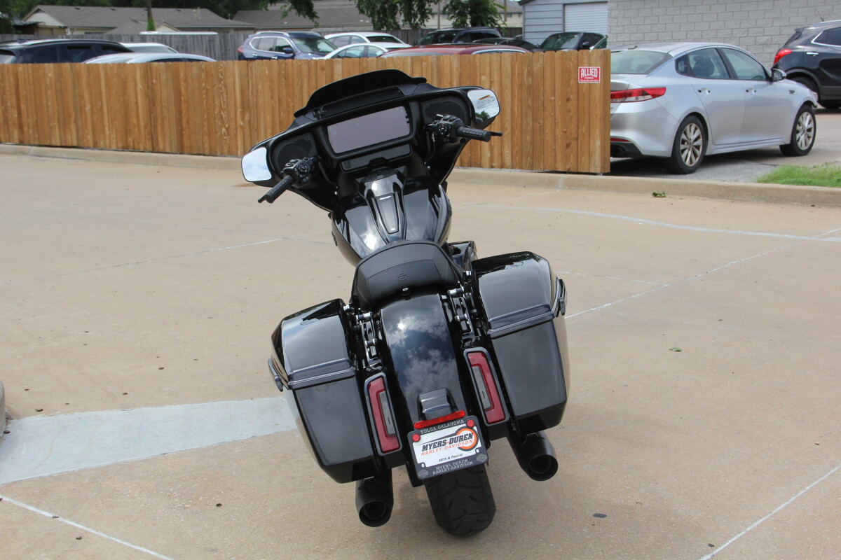 2025 Harley-Davidson Street Glide Vivid Black - Black Finish - Photo 9