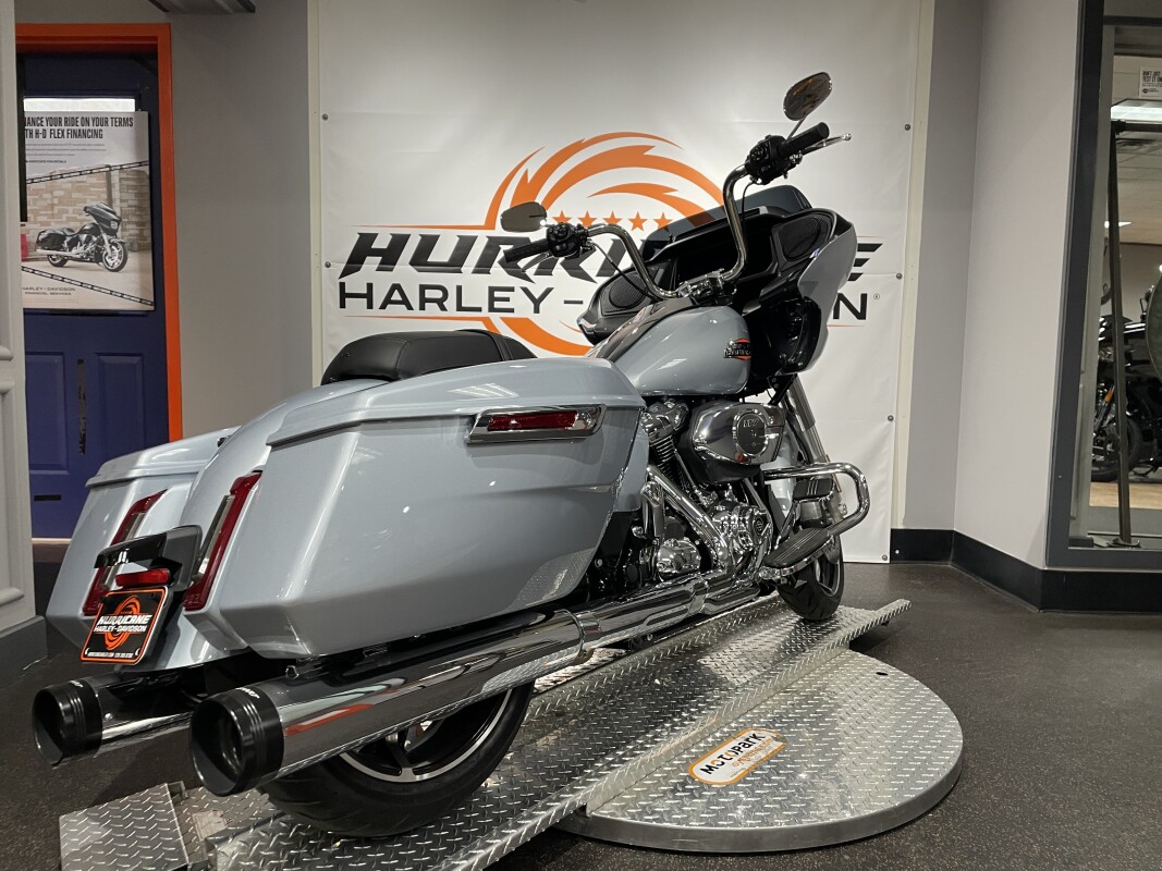 2025 Harley-Davidson Road Glide – Iconic Touring Bike - Photo 9