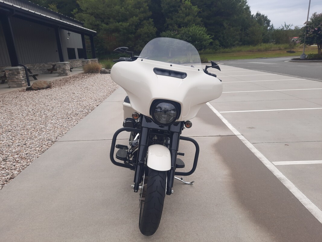 2023 Harley-Davidson Street Glide ST White Sand Pearl - Photo 3