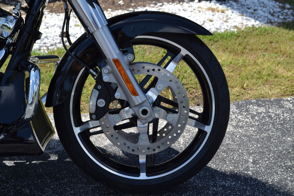 FLHX 2025 Street Glide - Photo 2
