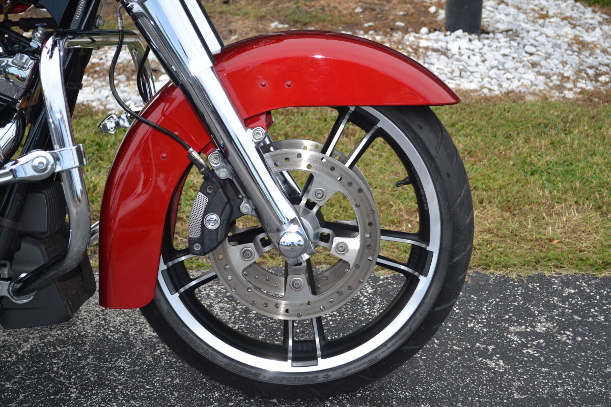 2018 Harley-Davidson Street Glide Wicked Red - FLHX - Photo 2