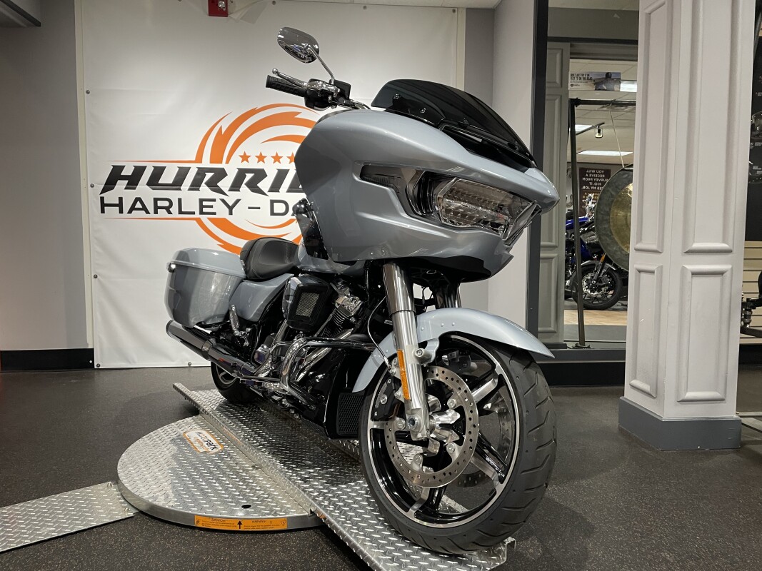 2025 Harley-Davidson Road Glide – Iconic Touring Bike - Photo 2