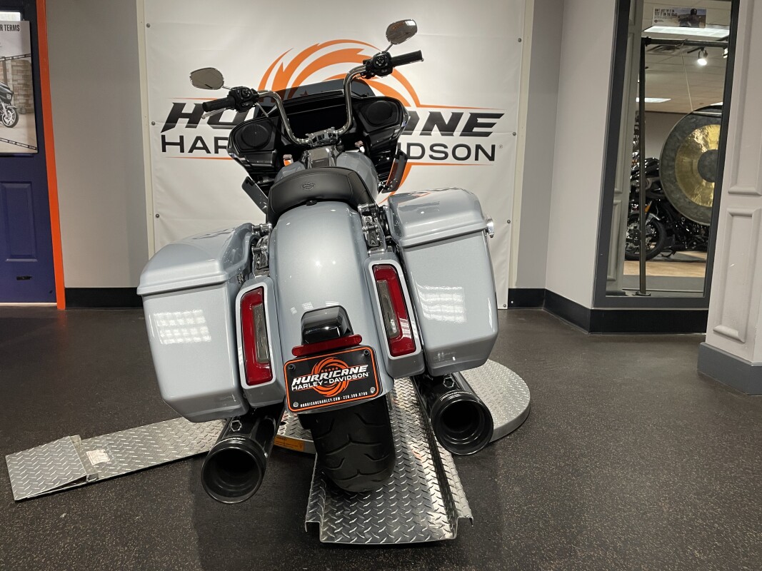 2025 Harley-Davidson Road Glide – Iconic Touring Bike - Photo 8