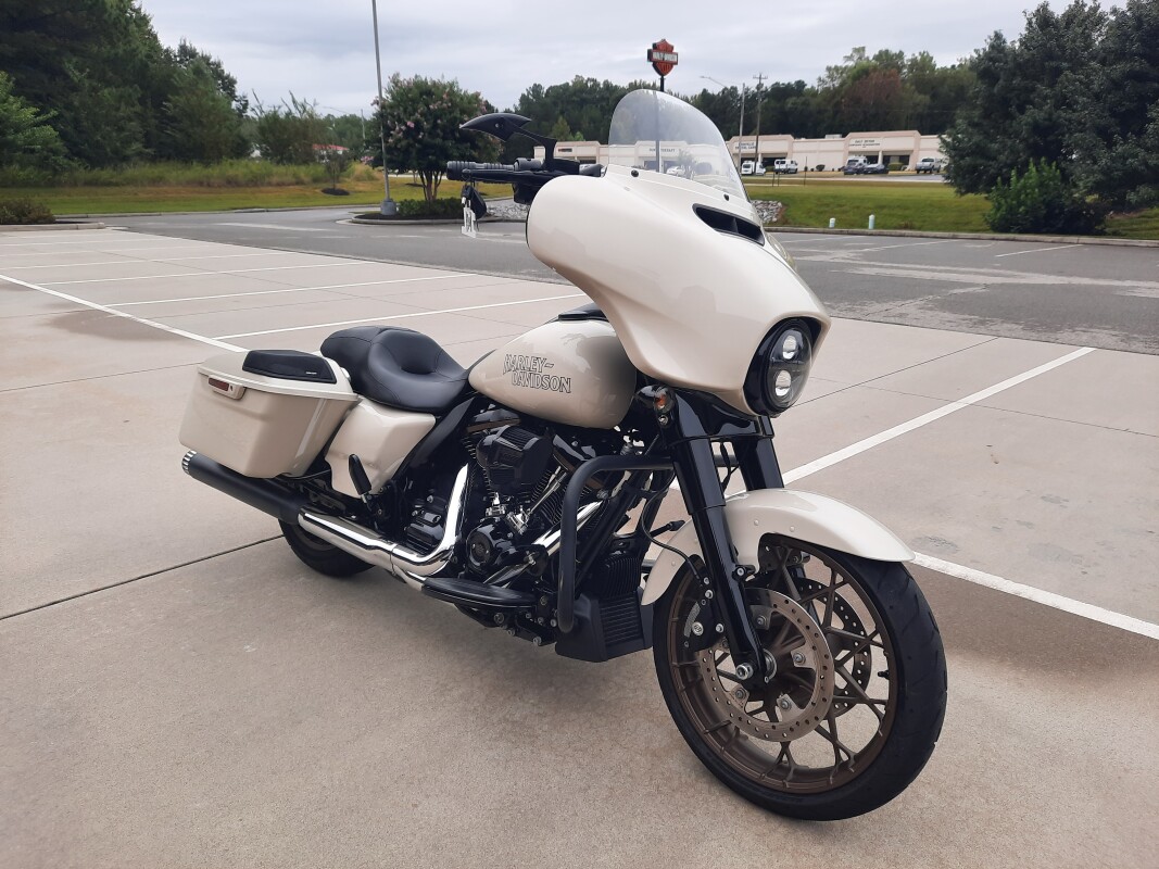 2023 Harley-Davidson Street Glide ST White Sand Pearl - Photo 4