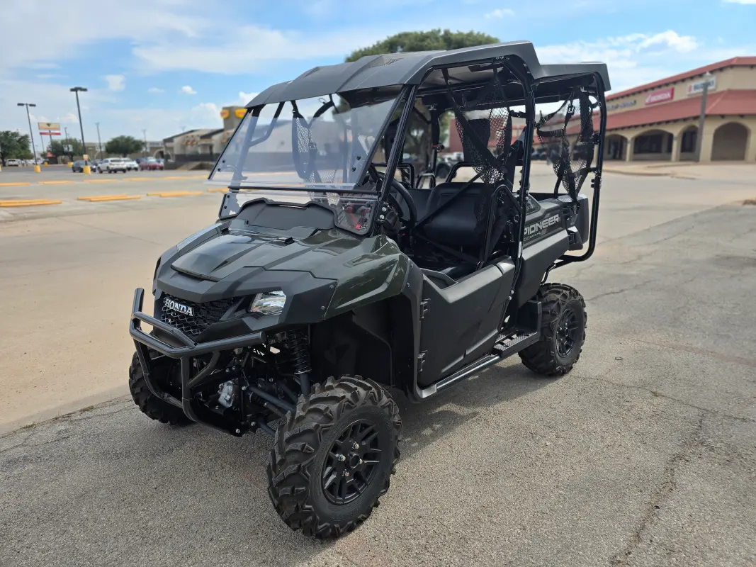 2025 Honda Pioneer 700-4 Deluxe - Photo 4