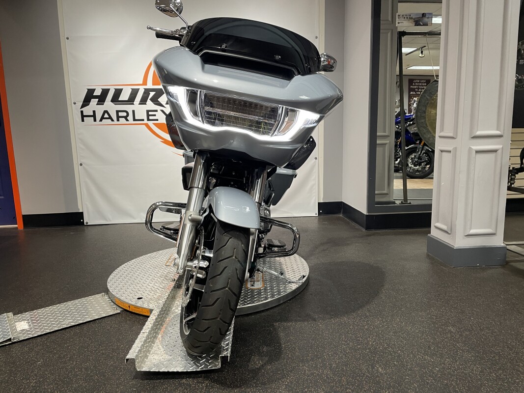 2025 Harley-Davidson Road Glide – Iconic Touring Bike - Photo 4