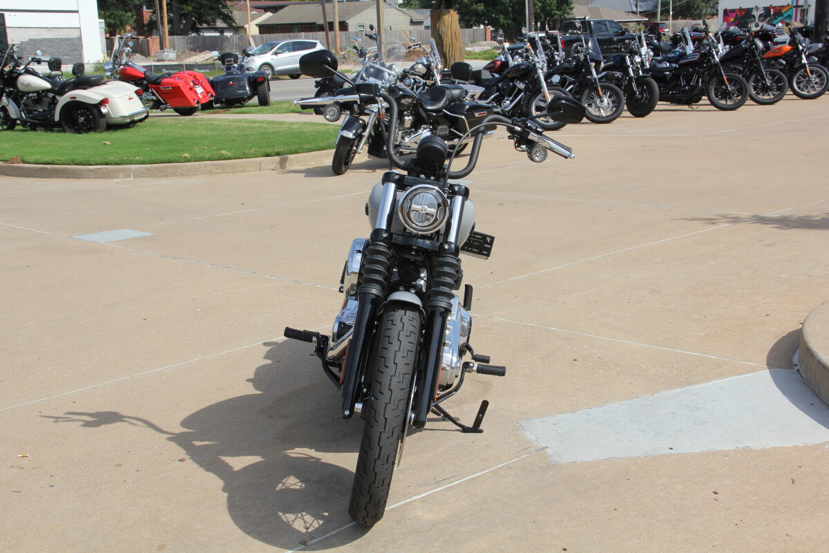 2025 Harley-Davidson Street Bob Billiard Grey w/Laced Wheels - Photo 8