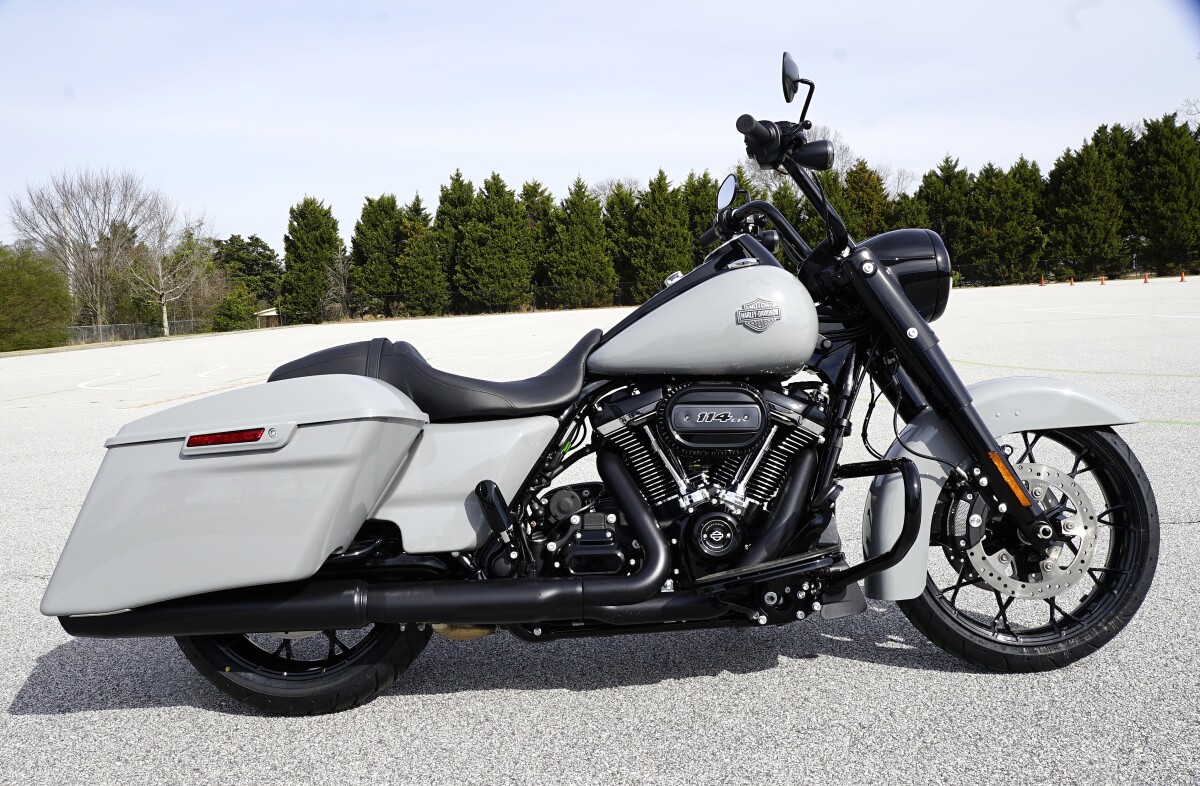 Road King® Special | Falcons Fury Harley-Davidson