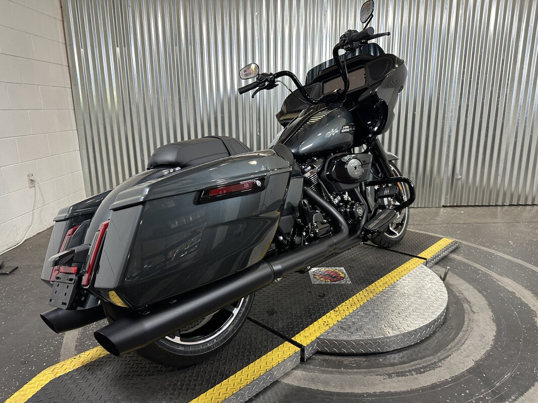 2025 Harley-Davidson Road Glide Iron Horse Metallic - Black Finish - Photo 8