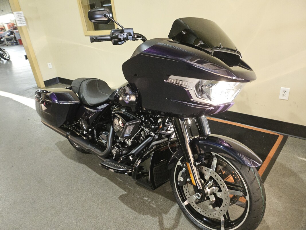 2025 Harley-Davidson Road Glide Mystic Shift - Black Finish - Photo 2