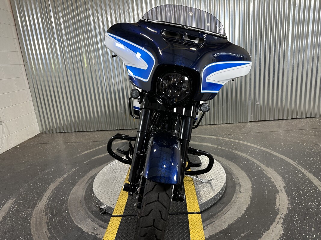 2021 Harley-Davidson Street Glide Special Arctic Blast — Special Edition — Black Finish - Photo 3