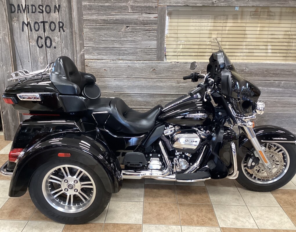 2021 Harley-Davidson Tri Glide Ultra Vivid Black