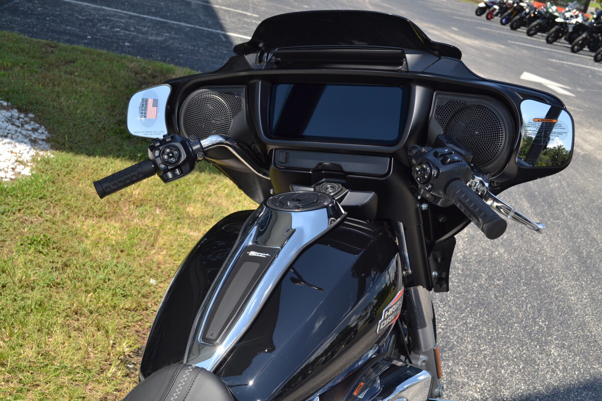 FLHX 2025 Street Glide - Photo 10