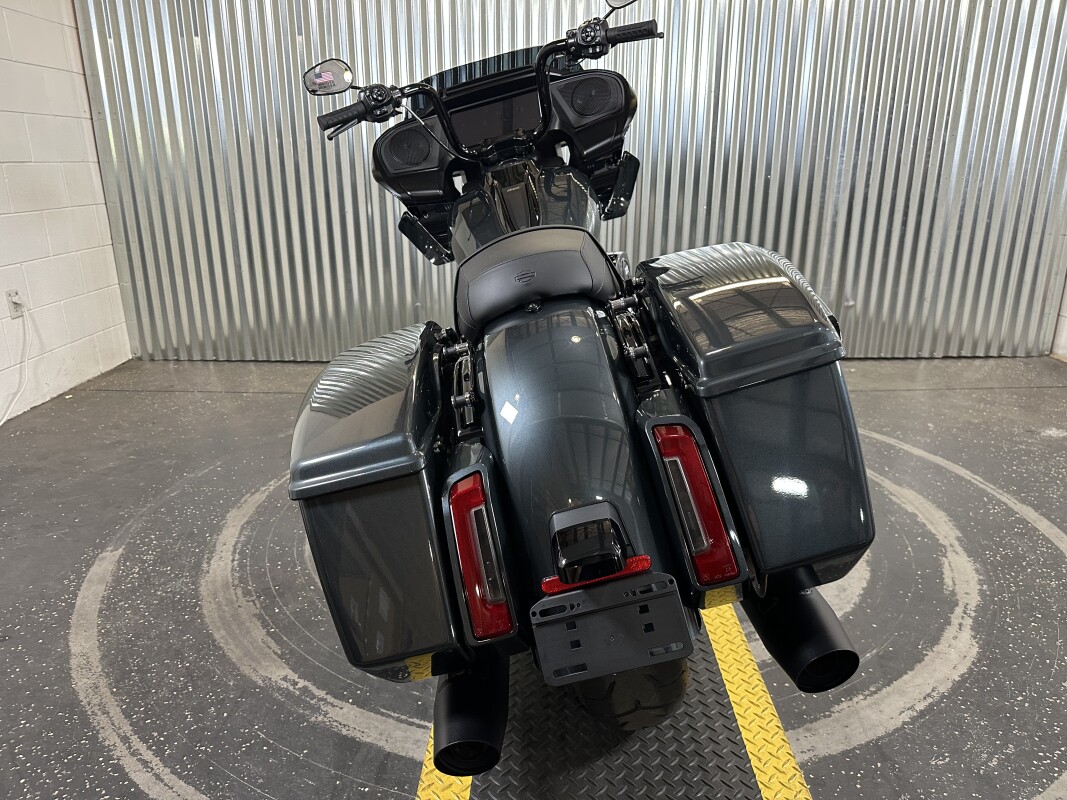 2025 Harley-Davidson Road Glide Iron Horse Metallic - Black Finish - Photo 7