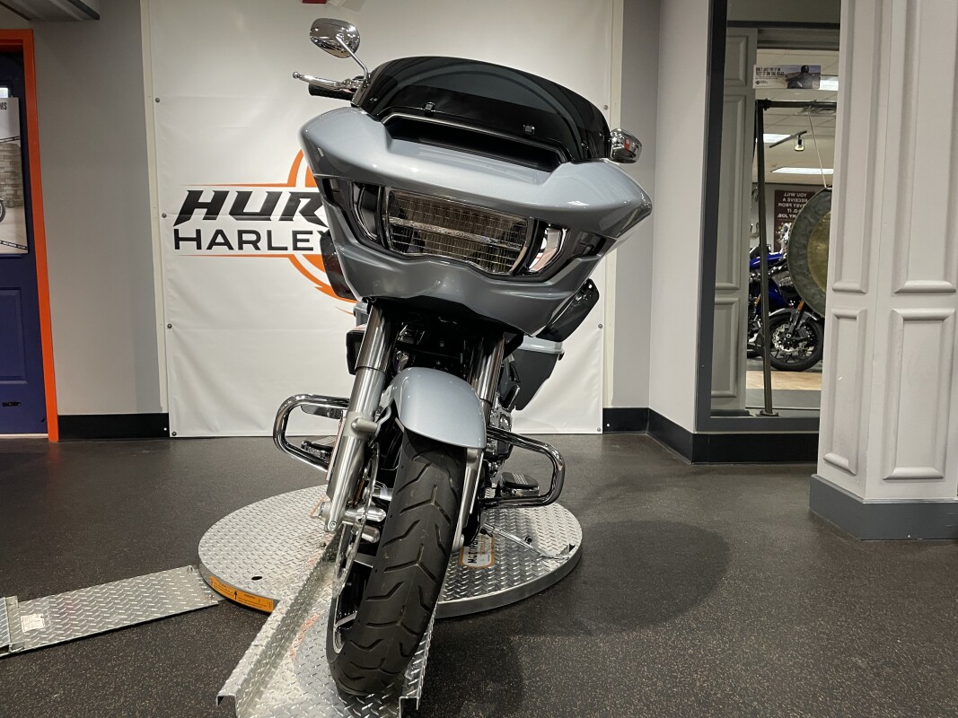 2025 Harley-Davidson Road Glide – Iconic Touring Bike - Photo 3