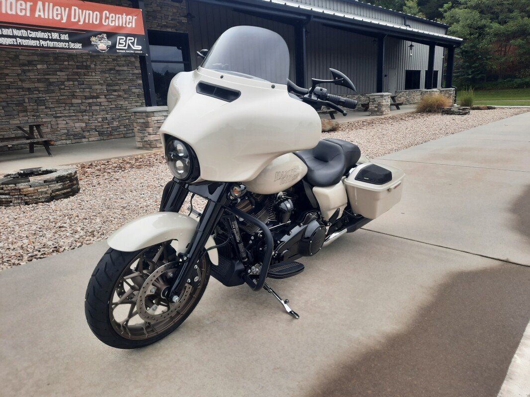 2023 Harley-Davidson Street Glide ST White Sand Pearl - Photo 2