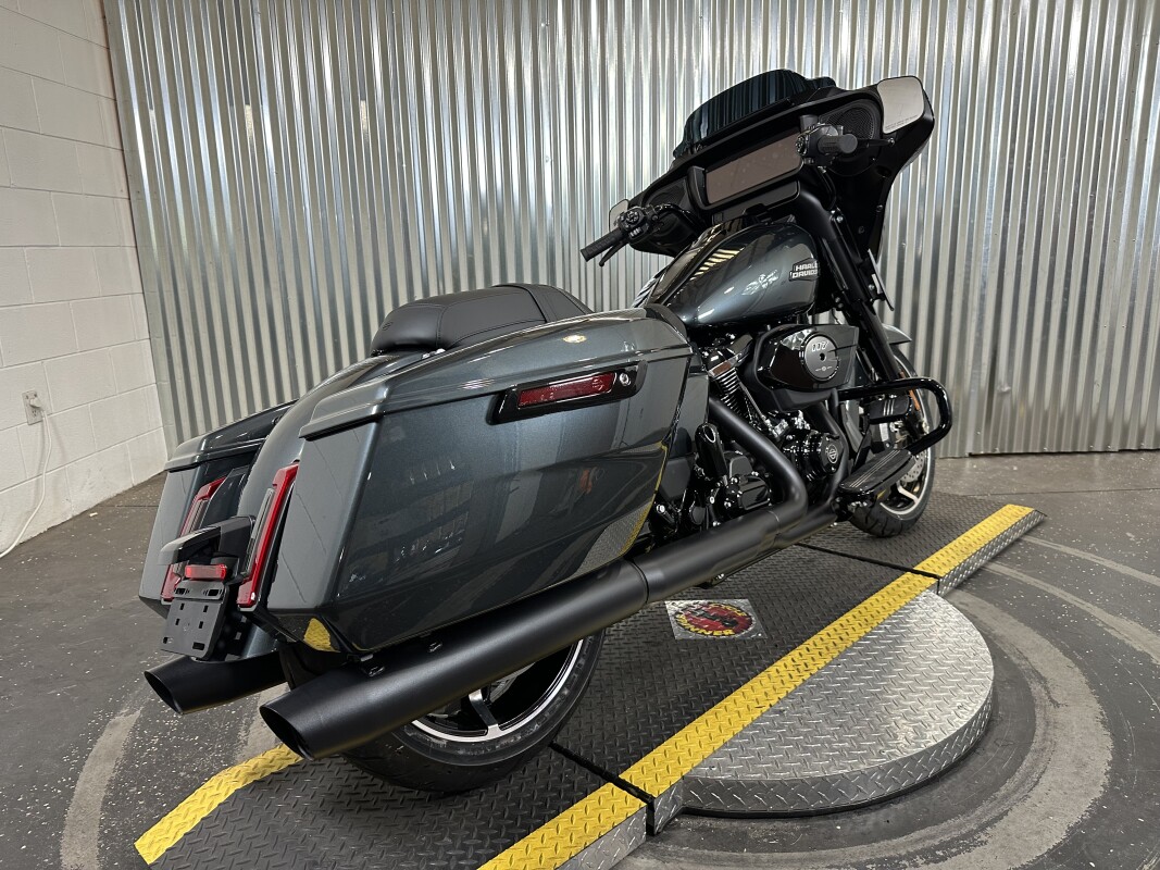 2025 Harley-Davidson Street Glide Iron Horse Metallic - Black Finish - Photo 8