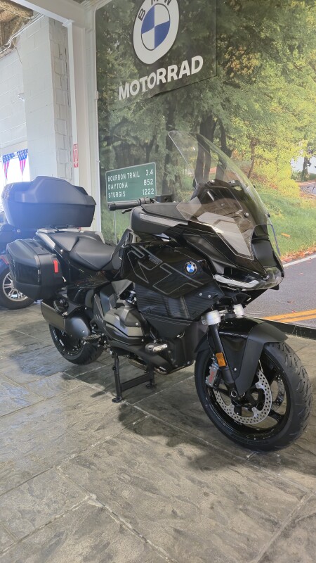 2026 BMW Motorrad R 1300 RT | $1,000 Cash Rebate, photo 6