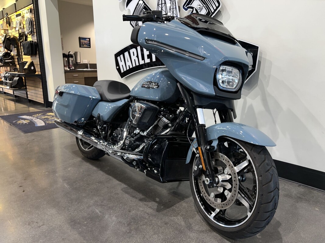 2024 Harley-Davidson Street Glide FLHX - Photo 2