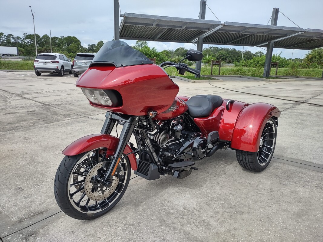 Road Glide 3 - Photo 9