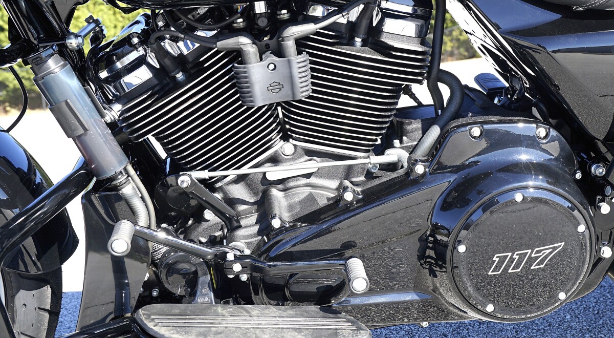 Road Glide - Photo 7