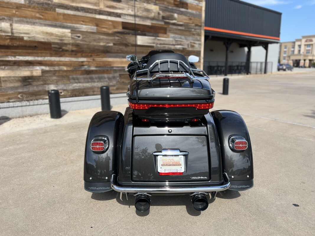 2019 Harley-Davidson Tri Glide Ultra Silver Flux/Black Fuse - Photo 7