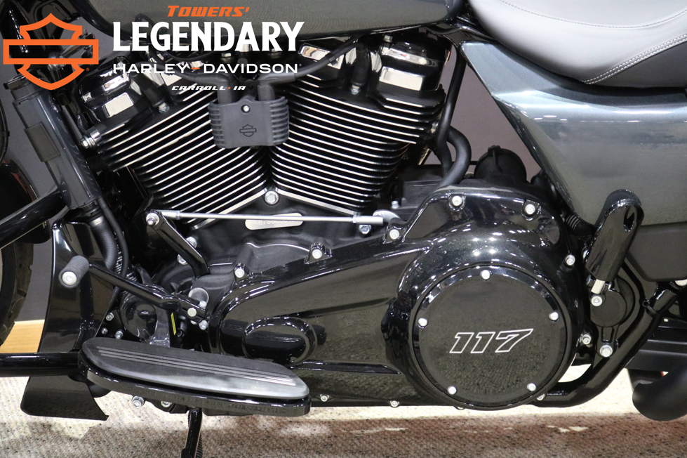 FLHX 2025 Street Glide - Photo 10