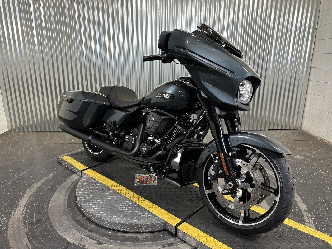 2025 Harley-Davidson Street Glide Iron Horse Metallic - Black Finish - Photo 2