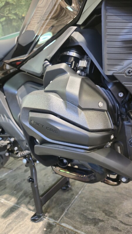 2026 BMW Motorrad R 1300 RT | $1,000 Cash Rebate, photo 8