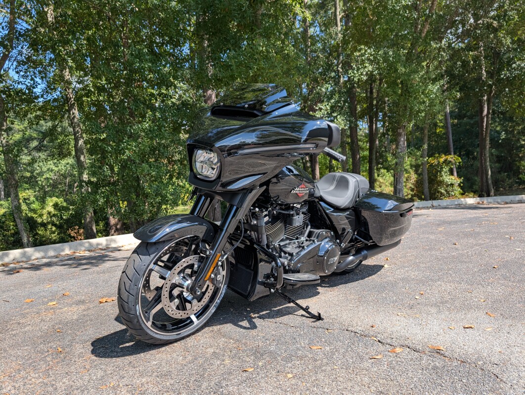 FLHX 2025 Street Glide - Photo 3
