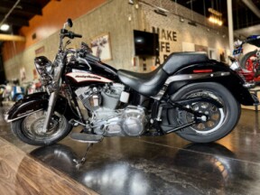2006 Harley-Davidson® Heritage Softail® Classic Vivid Black thumb 2