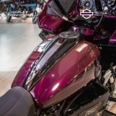 2025 Harley-Davidson® CVO™ Road Glide™ Poison Berry thumb 2