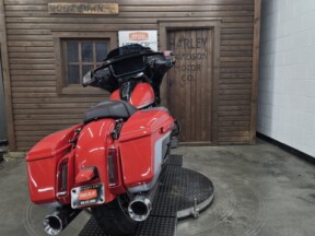 2024 Harley-Davidson® CVO™ Street Glide® LEGENDARY ORNG thumb 1