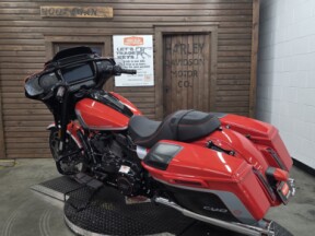 2024 Harley-Davidson® CVO™ Street Glide® LEGENDARY ORNG thumb 0