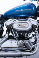 2005 Harley-Davidson<sup>®</sup> Sportster® 1200 Low Blue Steel thumb 2